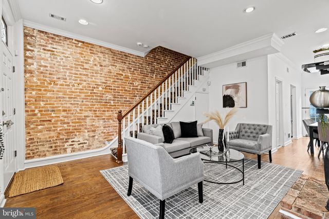 $935,000 | 611 10th Street Northeast, Washington, DC 20002