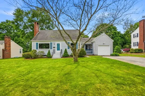 $619,000 | 8 Castle Road, Millis, MA 02054