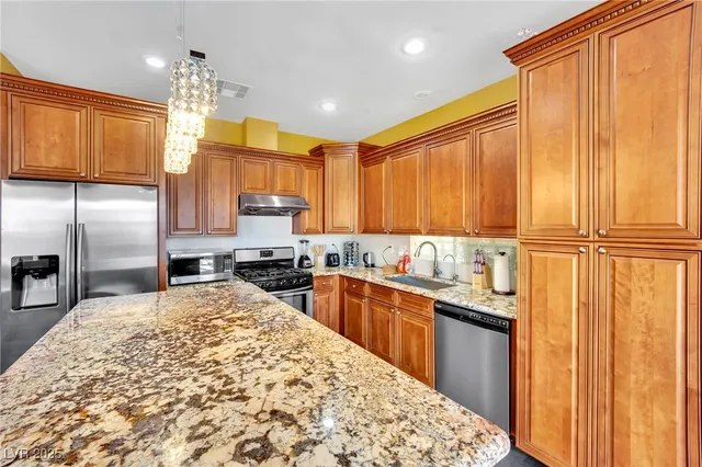 $2,680 | 9677 Casper Peak Court, Las Vegas, NV 89117