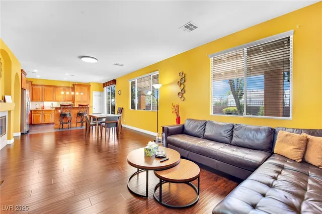 $2,680 | 9677 Casper Peak Court, Las Vegas, NV 89117