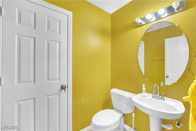 $2,680 | 9677 Casper Peak Court, Las Vegas, NV 89117