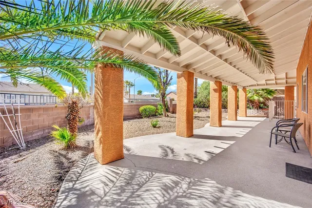 $2,680 | 9677 Casper Peak Court, Las Vegas, NV 89117