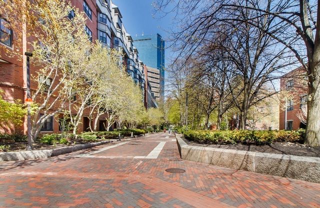 $1,188,000 | 9-11 Harcourt Street, Unit 501, Boston, MA 02116