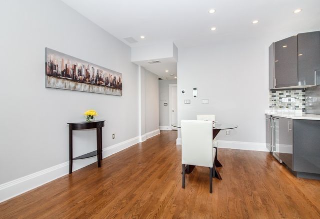 $1,188,000 | 9-11 Harcourt Street, Unit 501, Boston, MA 02116
