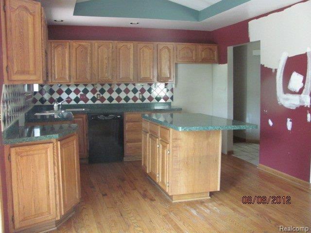 41225 Willis Road Belleville, MI 48111 - Photo 8 of 12 KITCHEN 2.JPG