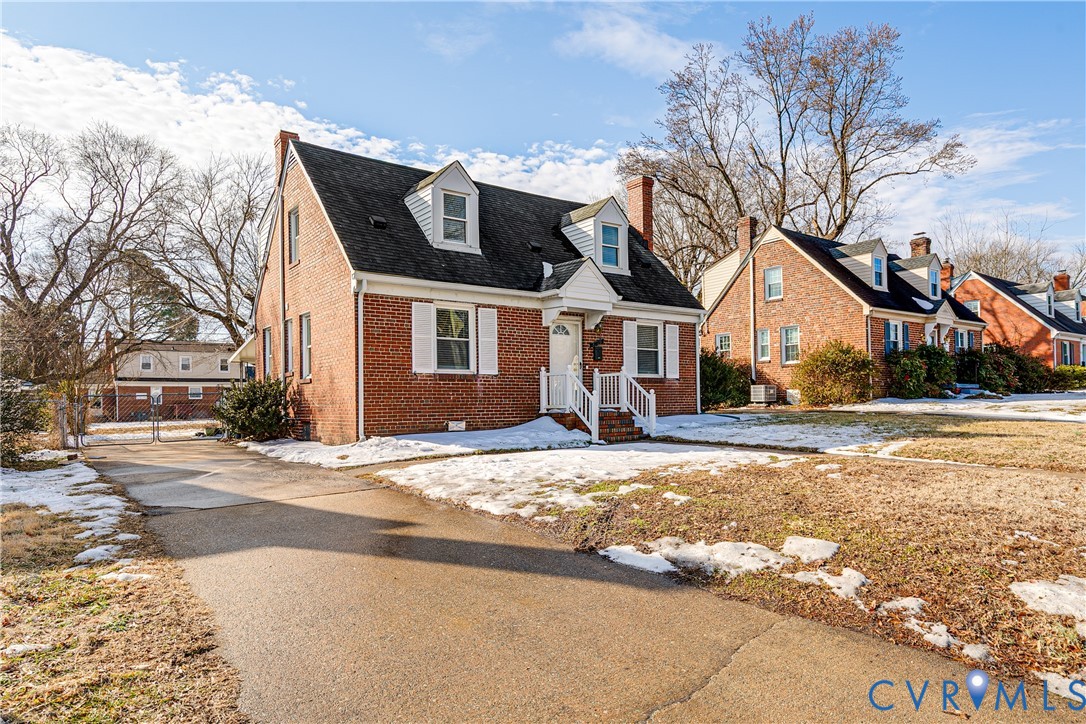 2109 Dumbarton Road Henrico, VA 23228 - Photo 2 of 36