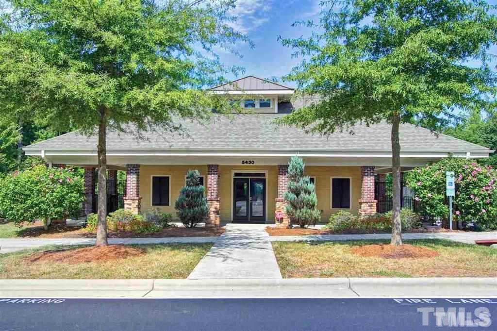 5233 Moonview Court Raleigh, NC 27606 - Photo 9 of 25 Gallery Image 9