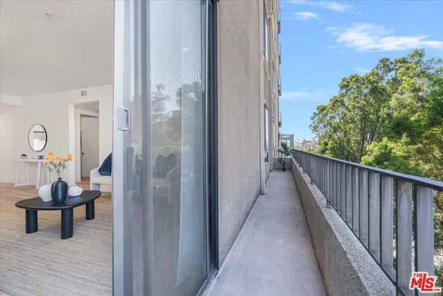 $765,000 | 625 South Berendo Street, Unit 212, Los Angeles, CA 90005