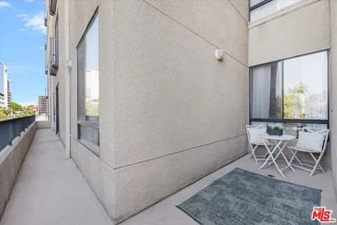 $765,000 | 625 South Berendo Street, Unit 212, Los Angeles, CA 90005