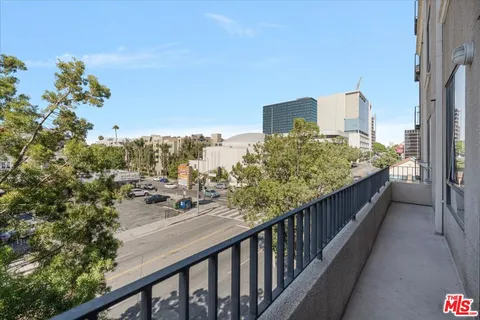 $765,000 | 625 South Berendo Street, Unit 212, Los Angeles, CA 90005