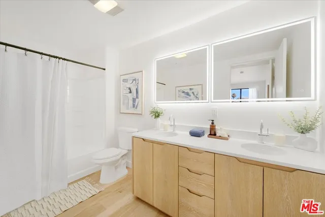 $765,000 | 625 South Berendo Street, Unit 212, Los Angeles, CA 90005