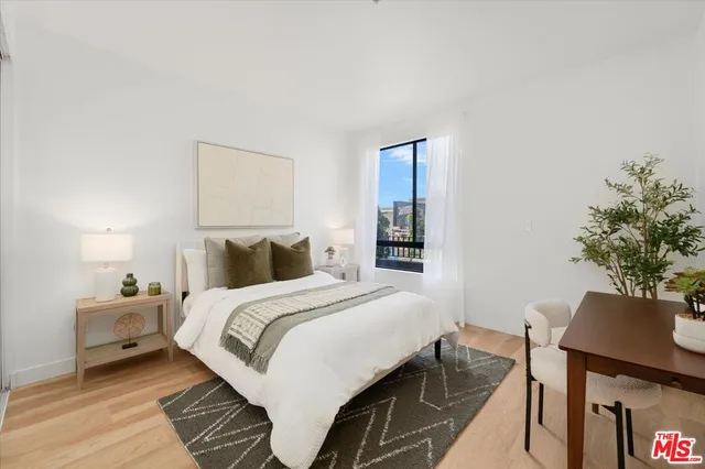 $765,000 | 625 South Berendo Street, Unit 212, Los Angeles, CA 90005