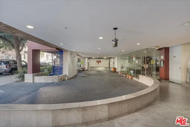 $765,000 | 625 South Berendo Street, Unit 212, Los Angeles, CA 90005