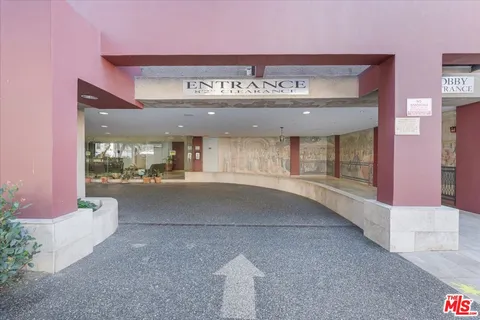 $765,000 | 625 South Berendo Street, Unit 212, Los Angeles, CA 90005