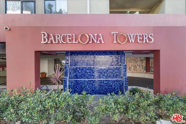 $765,000 | 625 South Berendo Street, Unit 212, Los Angeles, CA 90005