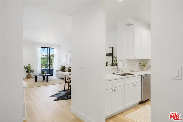 $765,000 | 625 South Berendo Street, Unit 212, Los Angeles, CA 90005