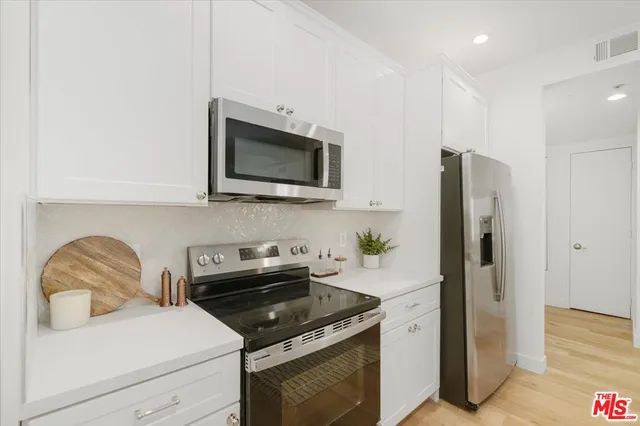 $765,000 | 625 South Berendo Street, Unit 212, Los Angeles, CA 90005