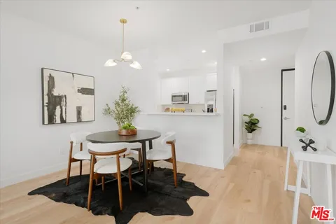 $765,000 | 625 South Berendo Street, Unit 212, Los Angeles, CA 90005