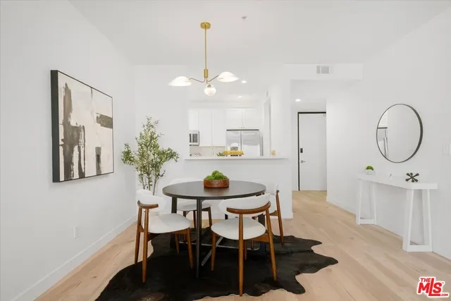 $765,000 | 625 South Berendo Street, Unit 212, Los Angeles, CA 90005
