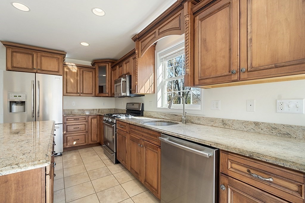 76 Cart Path Road Dracut, MA 01826 - Photo 14 of 40 Gallery Image 14