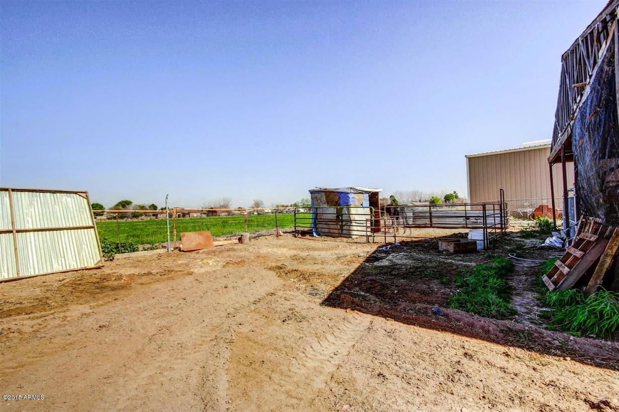 5171 South Greenfield Road Gilbert, AZ 85298 - Photo 19 of 48 21 - Corral 2