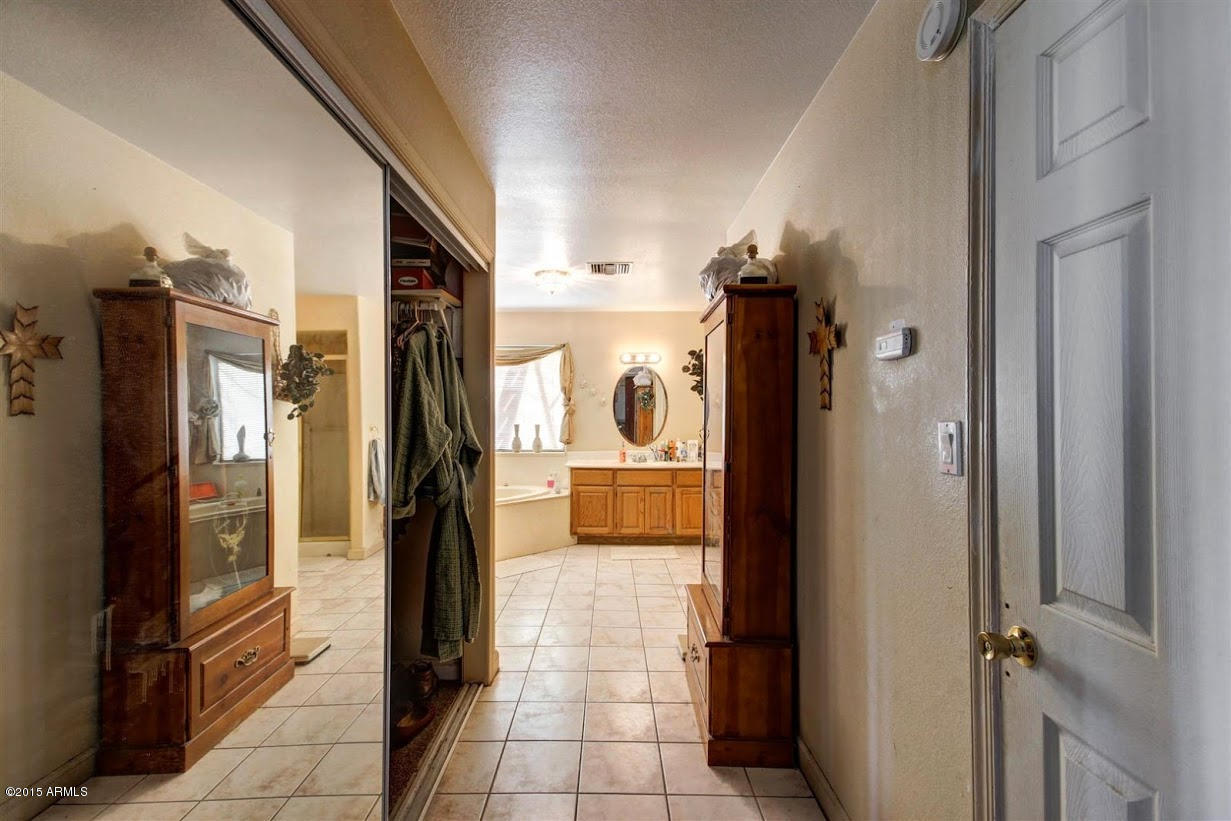 5171 South Greenfield Road Gilbert, AZ 85298 - Photo 36 of 48 40 - Dual Closets