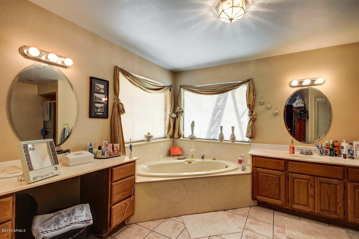 5171 South Greenfield Road Gilbert, AZ 85298 - Photo 37 of 48 41 - Garden Tub