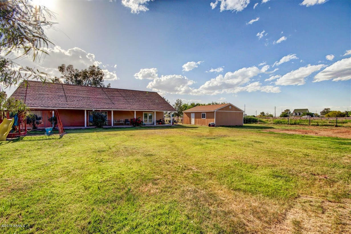 5171 South Greenfield Road Gilbert, AZ 85298 - Photo 8 of 48 8 - Grass Lot Separates horse set up