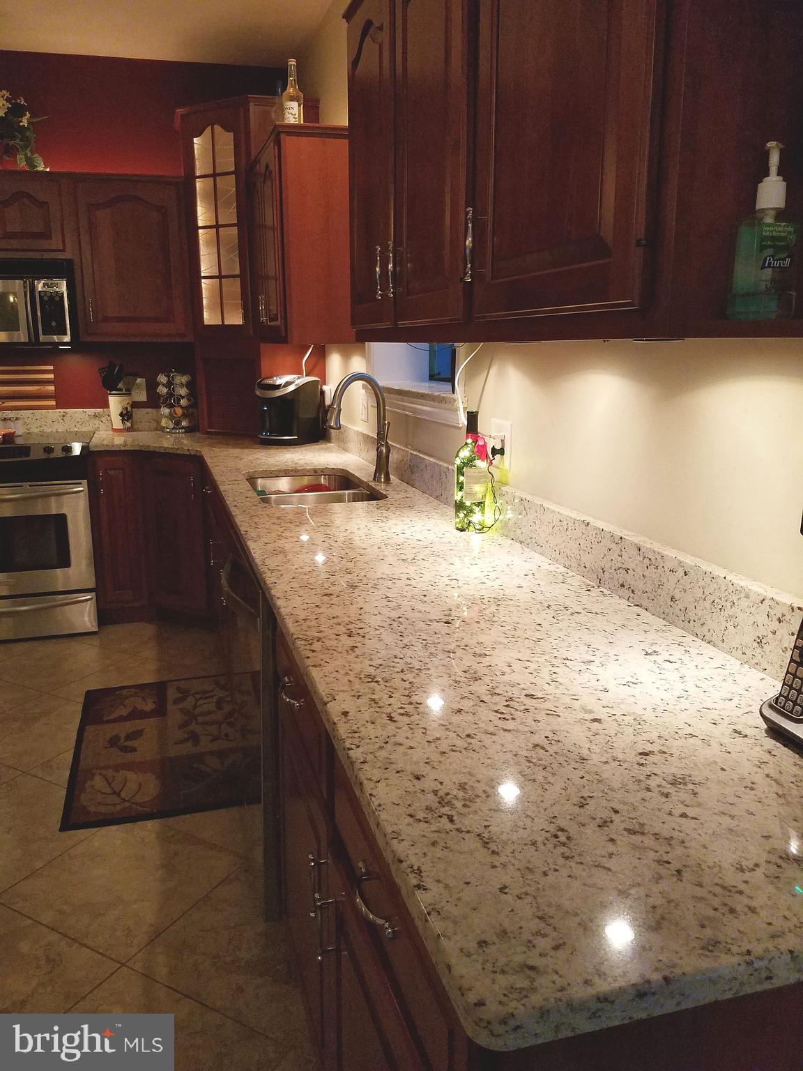 3019 Lexus Drive Spring Grove, PA 17362 - Photo 9 of 39 Under cabinet lighting