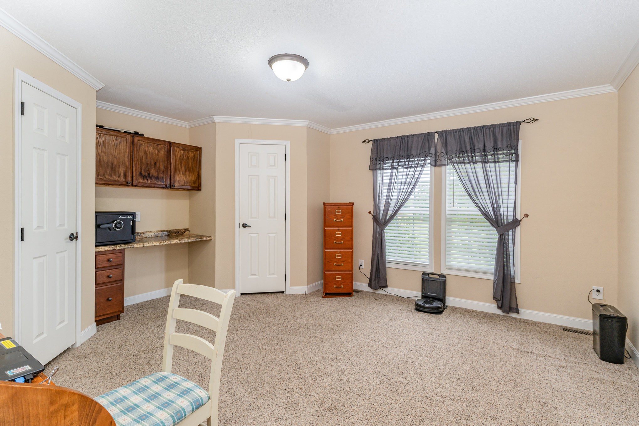 4075 Woodard Road Springfield, TN 37172 - Photo 20 of 30 a view of livingroom with workspace and a window