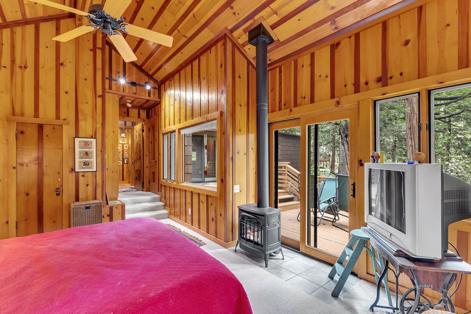 25100 Indian Rock Road Idyllwild, CA 92549 - Photo 39 of 75 a dinning room with a bed and balcony
