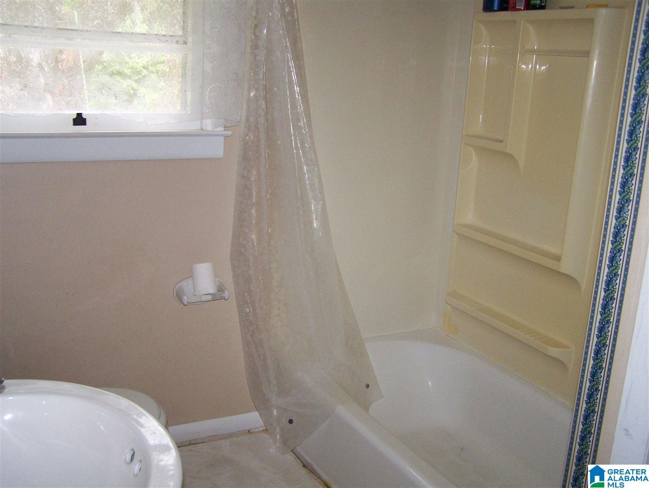 1911 Lynn Road Anniston, AL 36207 - Photo 19 of 36 Gallery Image 19
