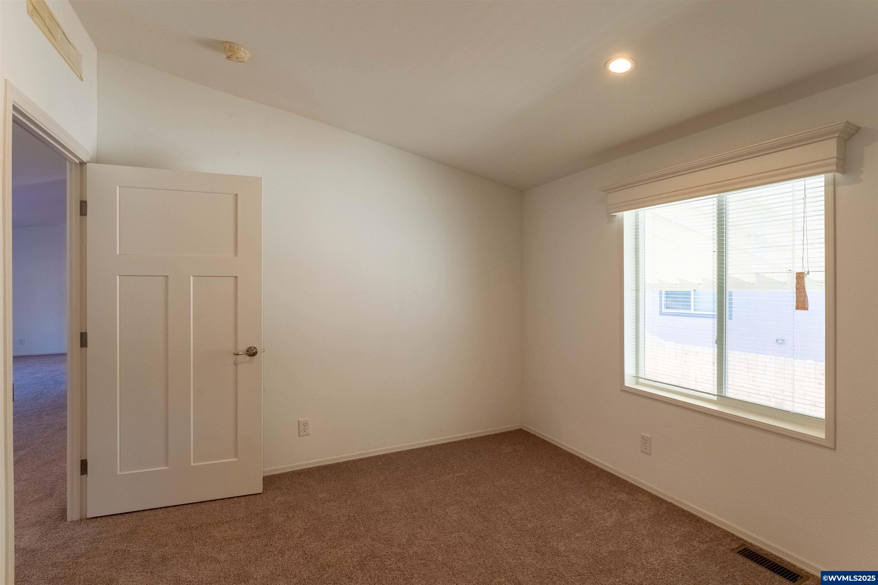 200 Market Street, Unit 218 Lebanon, OR 97355 - Photo 20 of 45