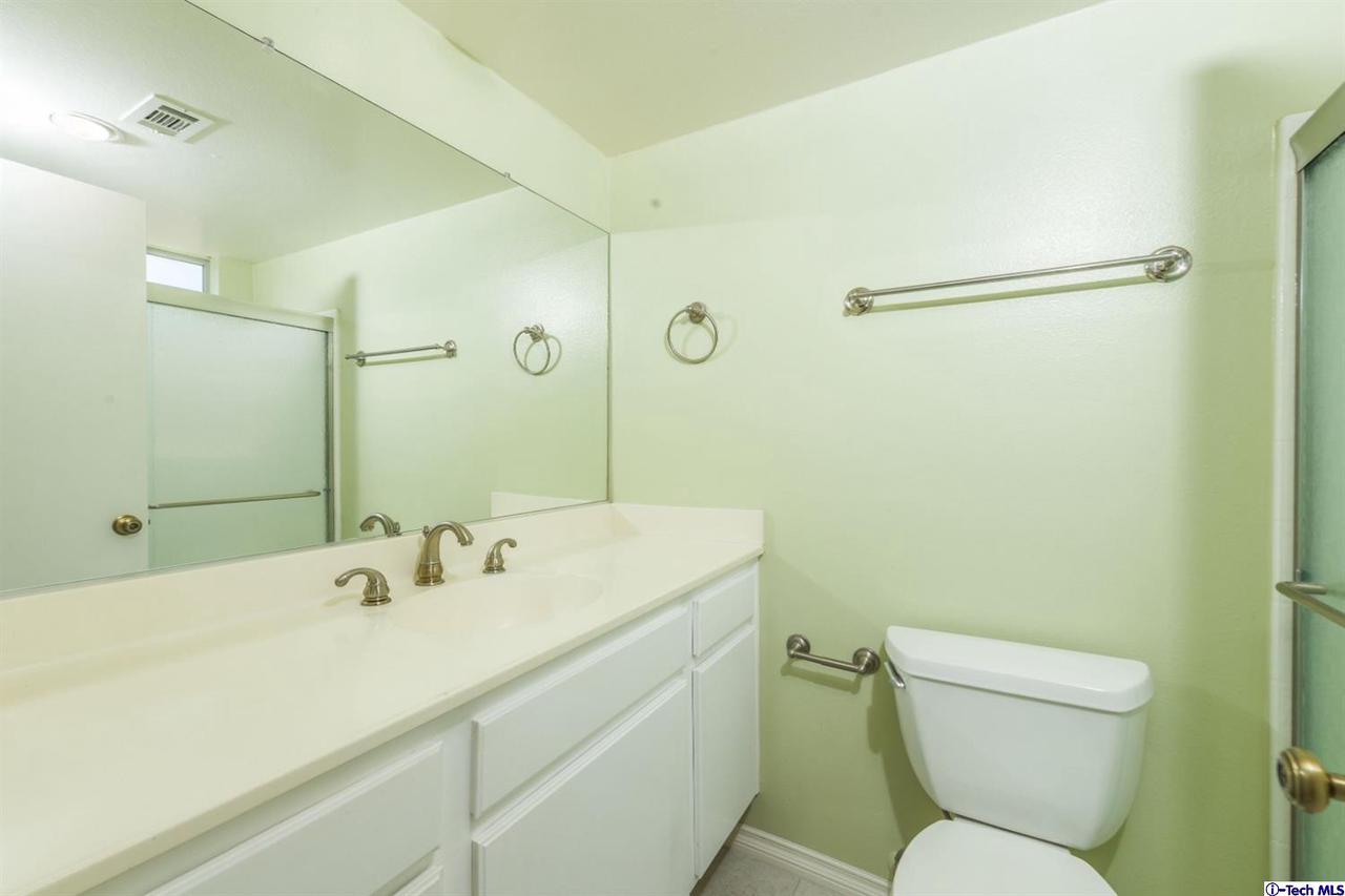 28133 Seco Canyon Road, Unit 37 Saugus, CA 91390 - Photo 11 of 23