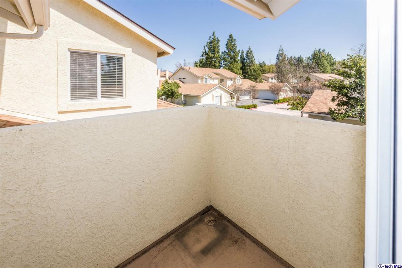 28133 Seco Canyon Road, Unit 37 Saugus, CA 91390 - Photo 12 of 23