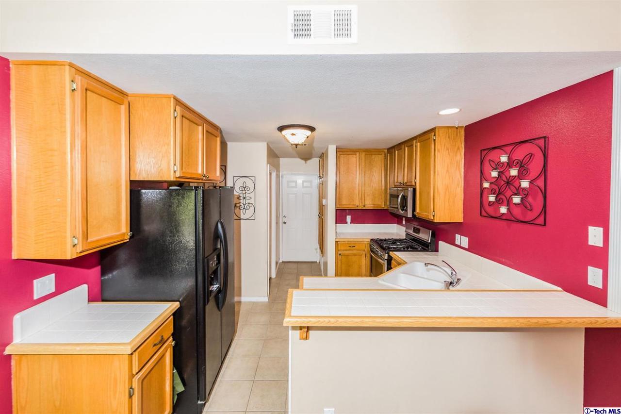 28133 Seco Canyon Road, Unit 37 Saugus, CA 91390 - Photo 5 of 23