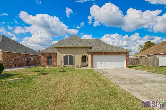 $294,900 | 35987 Wilmington Avenue, Denham Springs, LA 70706