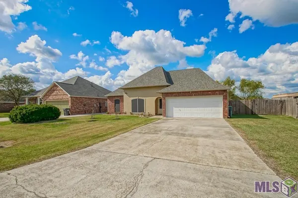 $294,900 | 35987 Wilmington Avenue, Denham Springs, LA 70706