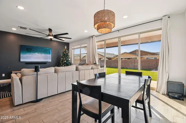 $649,900 | 2333 East Meadowview Drive, Gilbert, AZ 85298