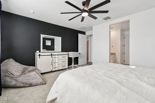 $649,900 | 2333 East Meadowview Drive, Gilbert, AZ 85298