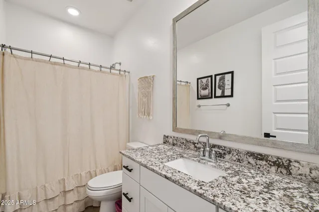 $649,900 | 2333 East Meadowview Drive, Gilbert, AZ 85298