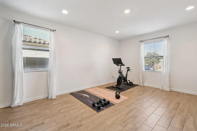 $649,900 | 2333 East Meadowview Drive, Gilbert, AZ 85298