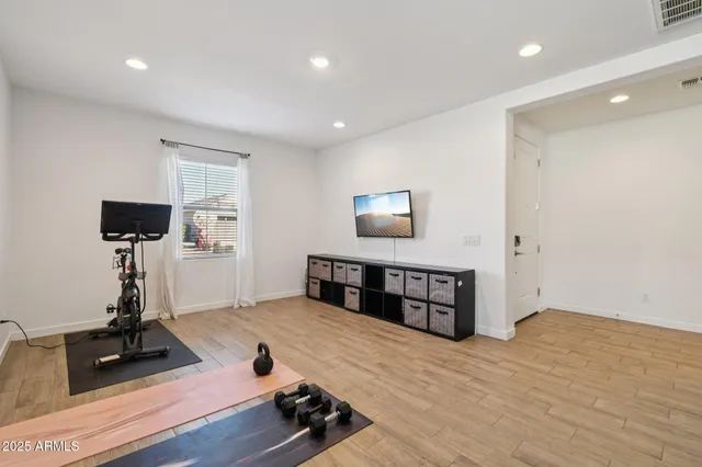 $649,900 | 2333 East Meadowview Drive, Gilbert, AZ 85298