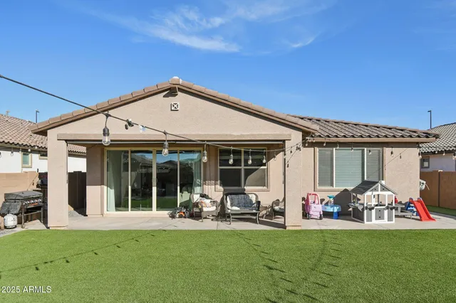 $649,900 | 2333 East Meadowview Drive, Gilbert, AZ 85298