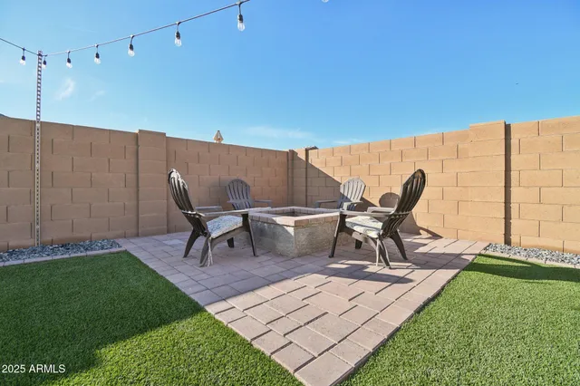 $649,900 | 2333 East Meadowview Drive, Gilbert, AZ 85298