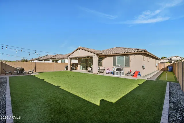 $649,900 | 2333 East Meadowview Drive, Gilbert, AZ 85298