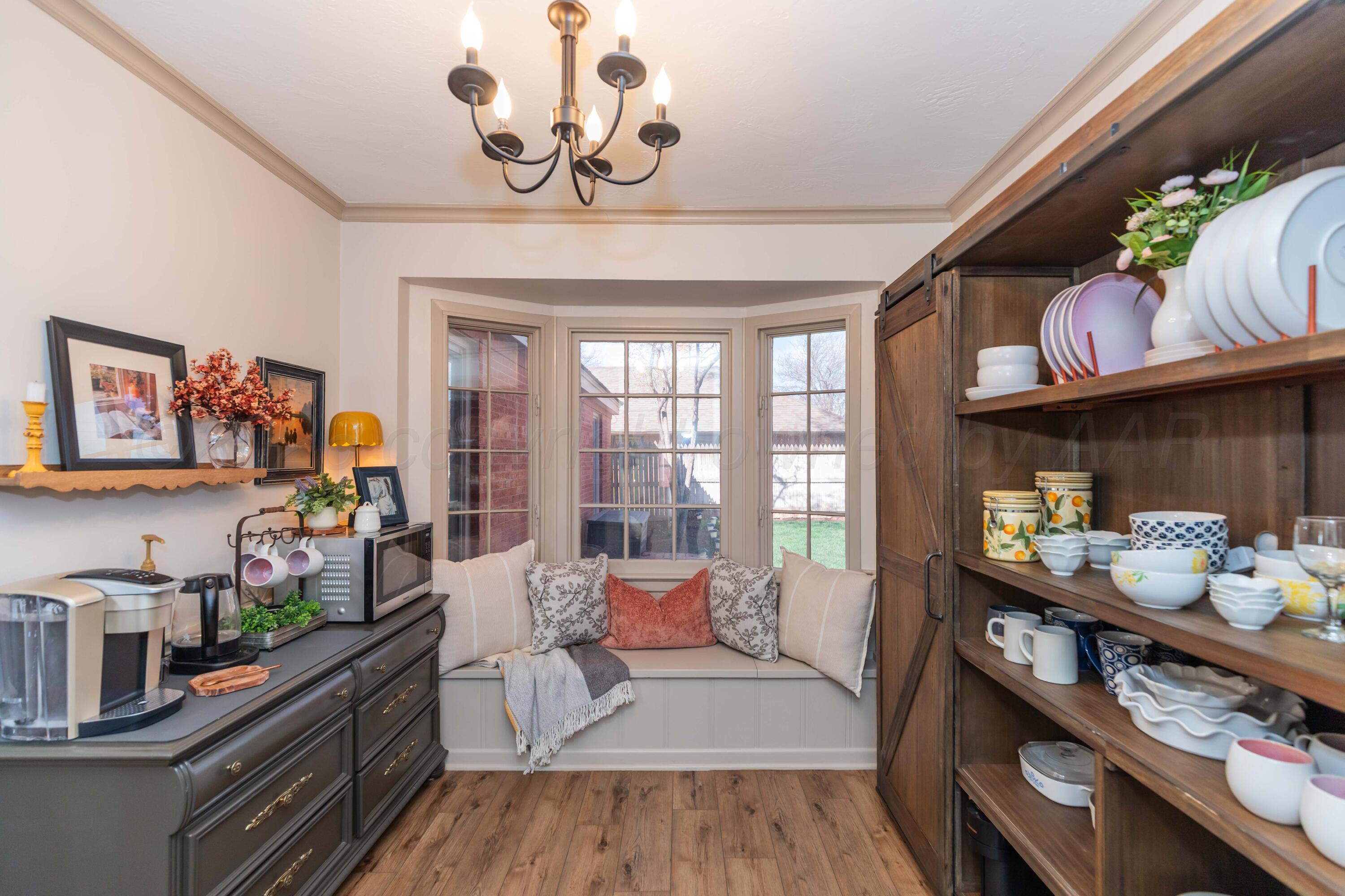 6308 Jameson Road Amarillo, TX 79106 - Photo 18 of 43 BREAKFAST NOOK VIEW 1