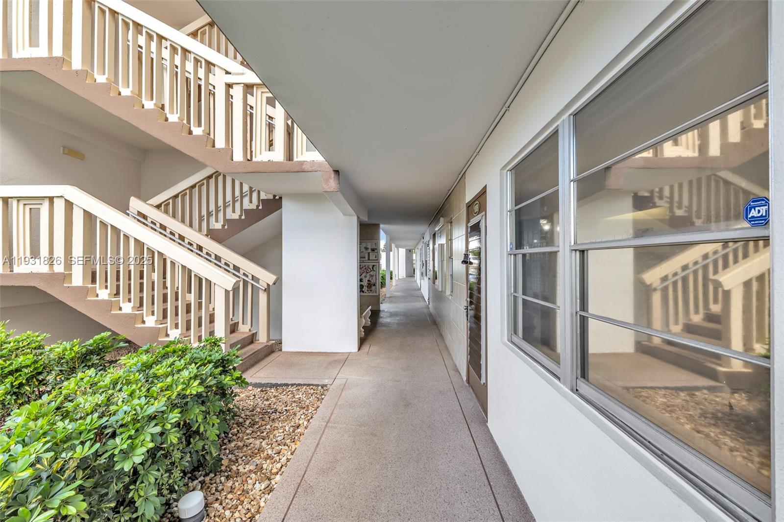 1009 Guildford East, Unit 1009 Boca Raton, FL 33434 - Photo 11 of 36 Gallery Image 11