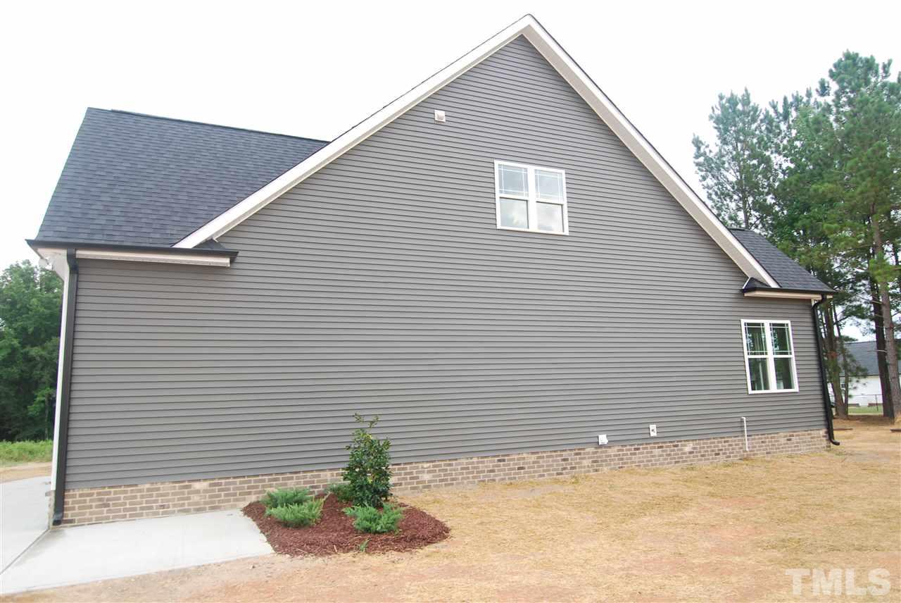 102 Reed Dr. Zebulon, NC 27597 - Photo 2 of 3 Gallery Image 2