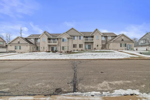 $289,900 | 3306 55th Court, Unit 133, Kenosha, WI 53144